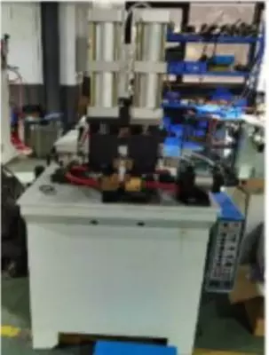 Пневматический аппарат для стыковой сварки