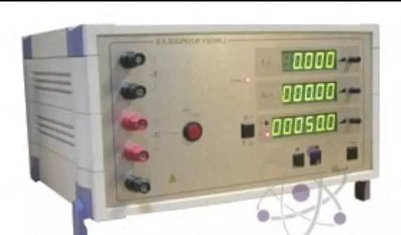 УИ300.2-1.4 — калибратор переменного тока однофазный в диапазоне частот от 40 Гц до 400 Гц