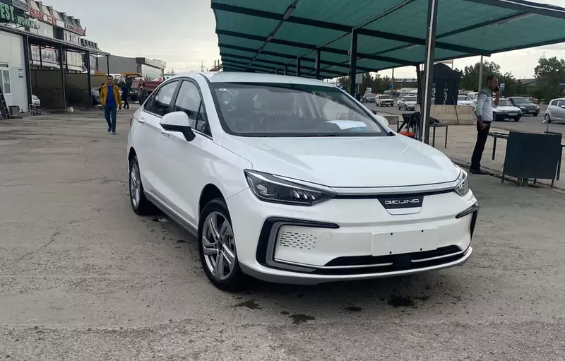 Автомобиль BAIC Beijing EU5