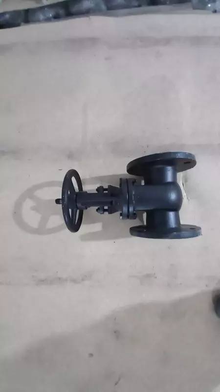 Чугунные задвижки. Китай.