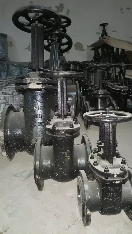 Задвижка чугунные Россия.