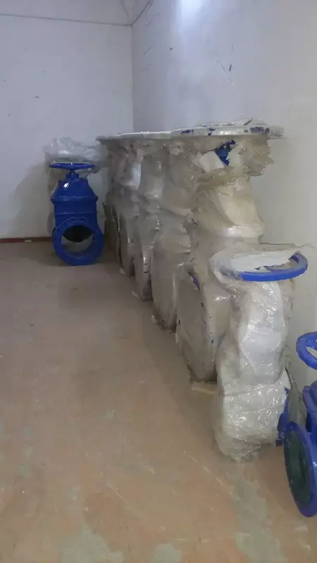 Задвижка обрезиненным клином.