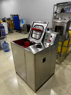 Полуавтоматическое оборудование для мойки 19 литровых бутылей, модель BS-1