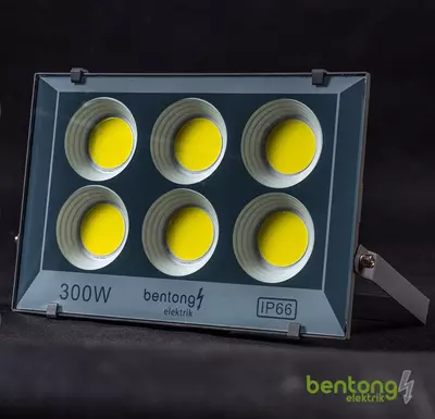 Прожектор светодиодный Bentong LED Slim SS 300W - 177 000 сум / шт.