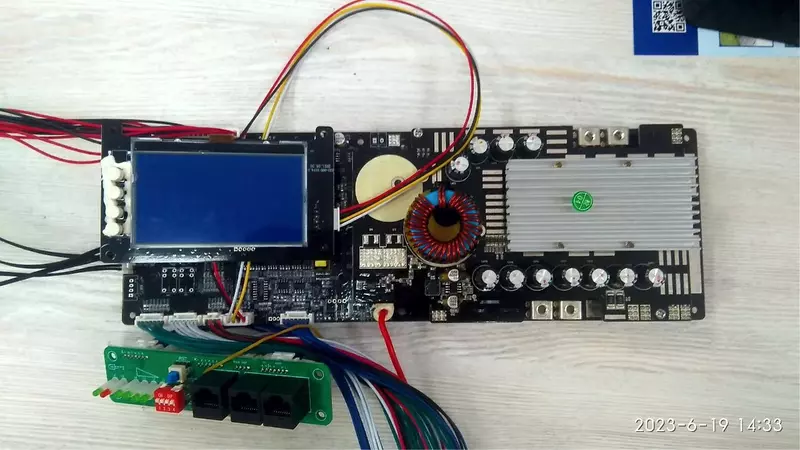 солнечные батареи.