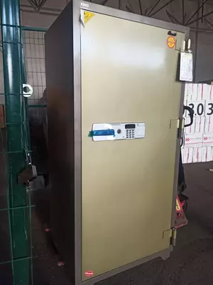 Сейф Booil TOPAZ (BST-1700) с электронным и ключевым замками - 42 750 000 сум / шт.