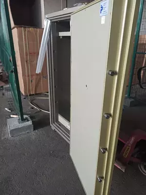 Сейф Booil TOPAZ (BST-1700) с электронным и ключевым замками - ИП ООО "MIR SEIFOV"