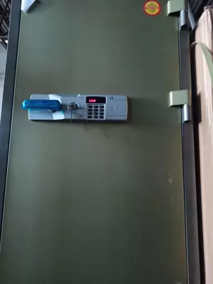 Сейф Booil TOPAZ BST-1400 с кассовой ячейкой