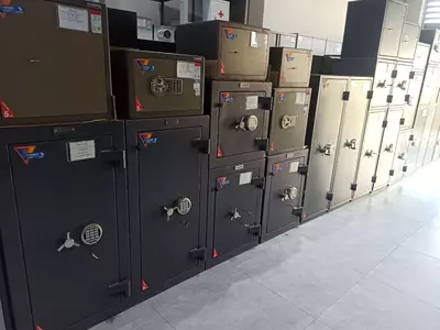 O'g'rilarga chidamli seyf - VALBERG QUARTZIT 30 EL