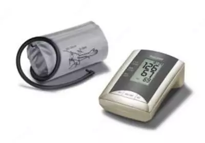 Автоматический тонометр Beurer BM20 на предплечье