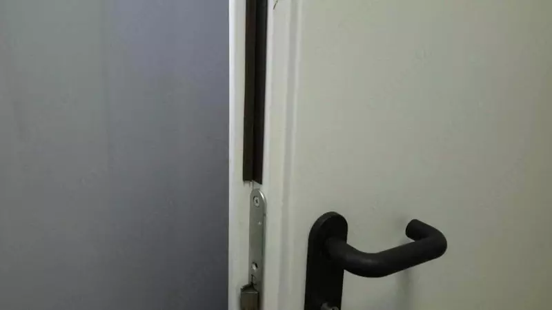 Терморасширяющийся уплотнитель FUARO ISOLAR для противопожарных дверей - {0} so'mdan