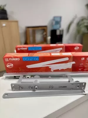 Доводчик дверной скрытой установки FUARO (25-120 кг) до 120 кг