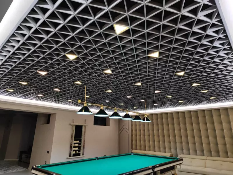 "Grigliato" uchburchak shifti