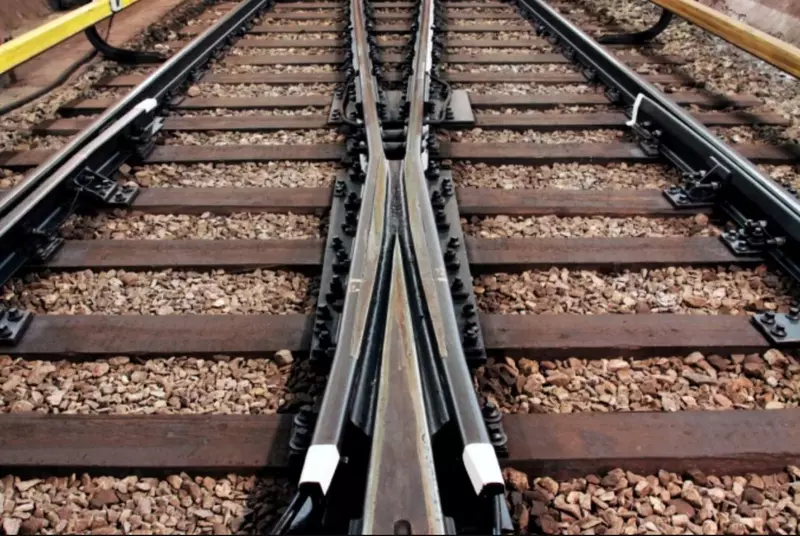 Одиночный стрелочный перевод  Вид: новый; б/у  Марка: Р65; Р33; Р50...  Направление: правый; левый