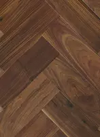 Инженерная паркетная доска Американский орех венгерская елочка