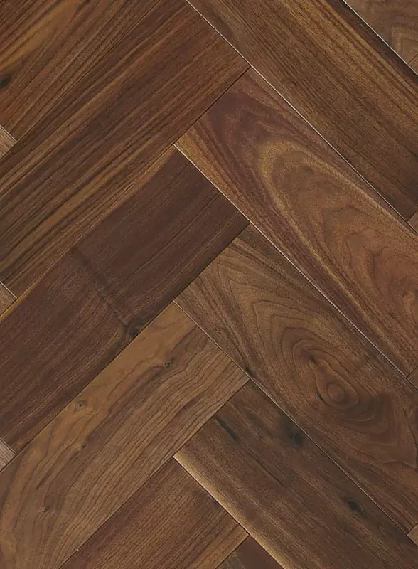Инженерная паркетная доска Американский орех венгерская елочка