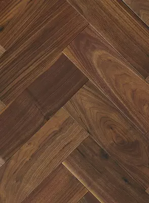 Инженерная паркетная доска Американский орех венгерская елочка