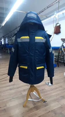 Qishki ishchilar uzun kurtkasi