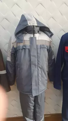 Qishki ishchi kostyumi