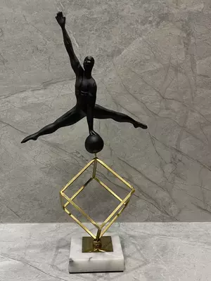 Бизнес декор Атлет - 437 000 сум / шт.