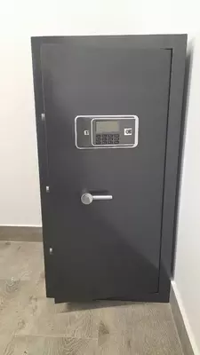 УСТАНОВКА ЗАМКИ