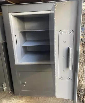 Сейф несгораемые советский - 4 000 000 сум / шт