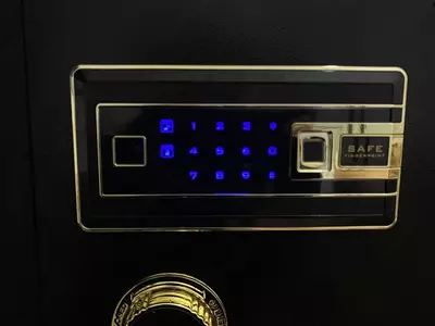 Сейф кодовый с отпечатком пальца - 2 800 000 сум / шт