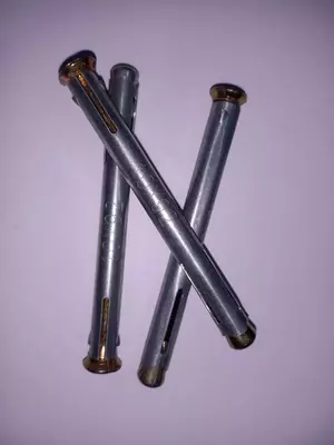 Анкер под отвертку 10х92 - 1 060 сум / шт.