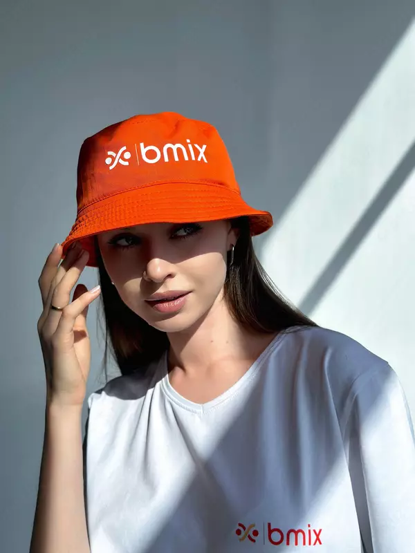 кепки и поло с логотипом. - от {0} сум