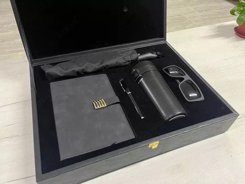 Biznes naborlar logotip bilan hamkorlar va rahbarlar uchun