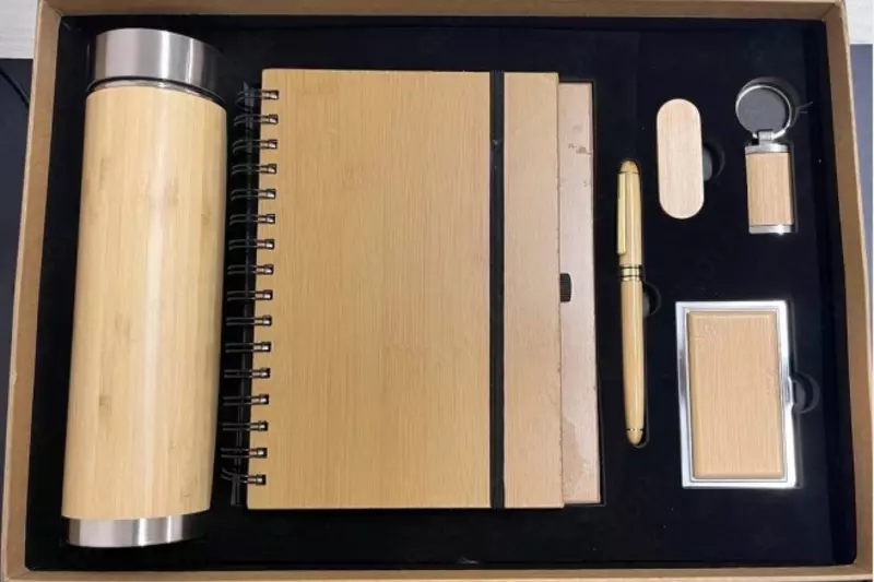 Набор Wood. Корпоративные наборы для сотрудников.