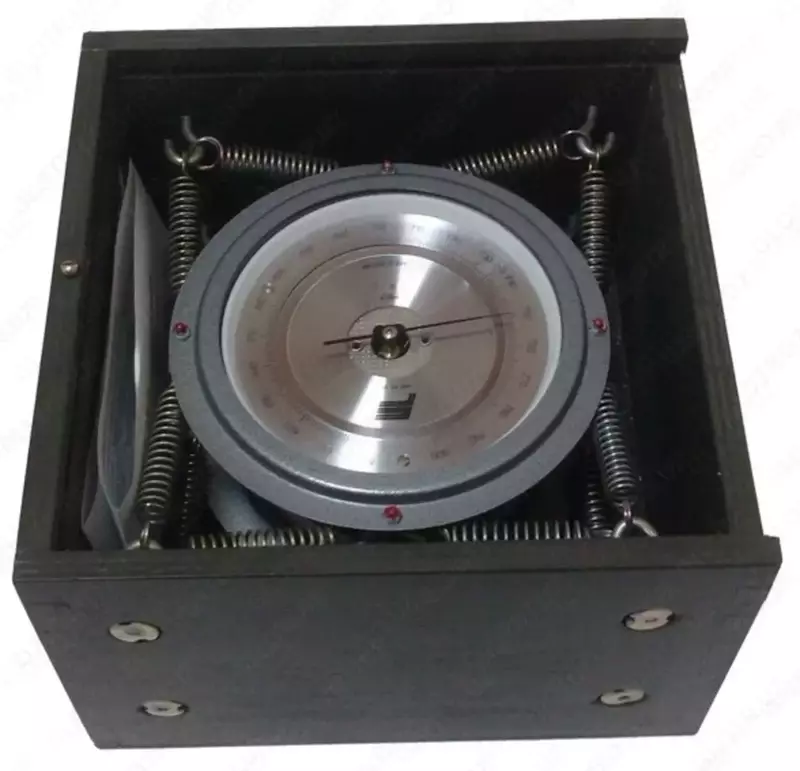 М-67 — барометр-анероид метеорологический контрольный