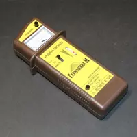  E125 Harmonika-M - 6-35 kV kuchlanishli yuqori kuchlanishli tarmoqlarda tuproq yoriqlari ornini topish uchun korsatgich - 