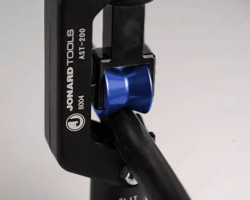  AST-200 — стриппер усиленный для разделки бронированного кабеля - 