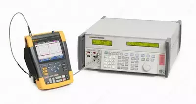   Fluke 5502A - Kop maqsadli kalibrator