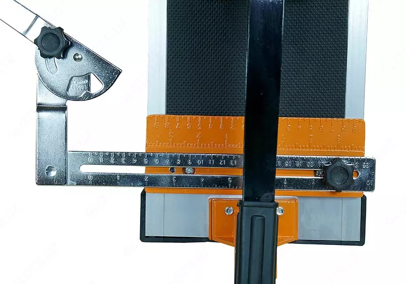   Плиткорез ручной  длина реза 700 мм  на подшипниках Sturm