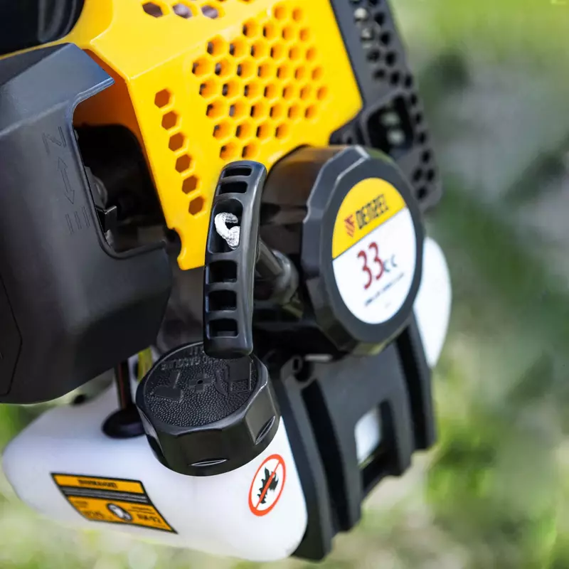  Триммер бензиновый DGT 330  33 см3  1.8 л. с  неразъемная штанга  состоит из 2 частей Denzel - Садовые триммеры