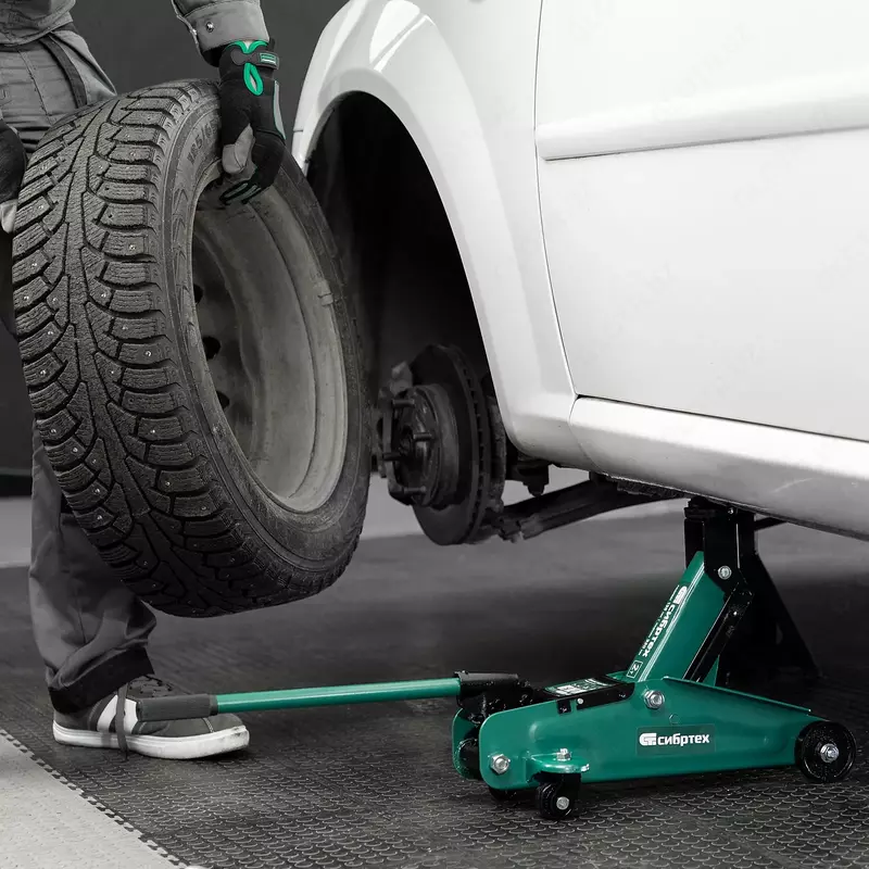  Домкрат гидравлический подкатной  2 т  135-320 мм  в пласт. кейсе Сибртех ООО QUATTRO PRO