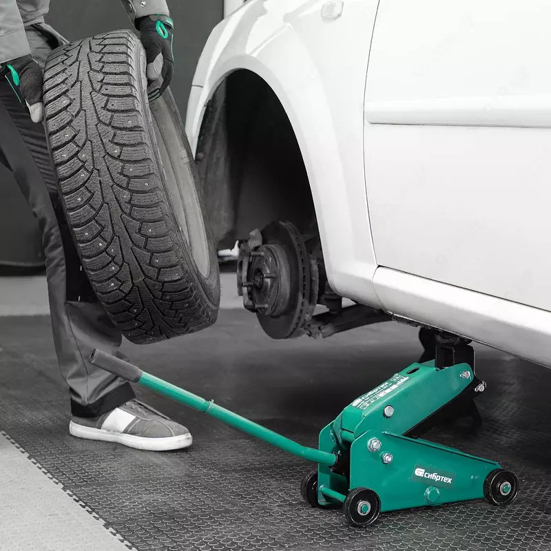  Домкрат гидравлический подкатной  2 5 т  148-387 мм Сибртех ООО QUATTRO PRO