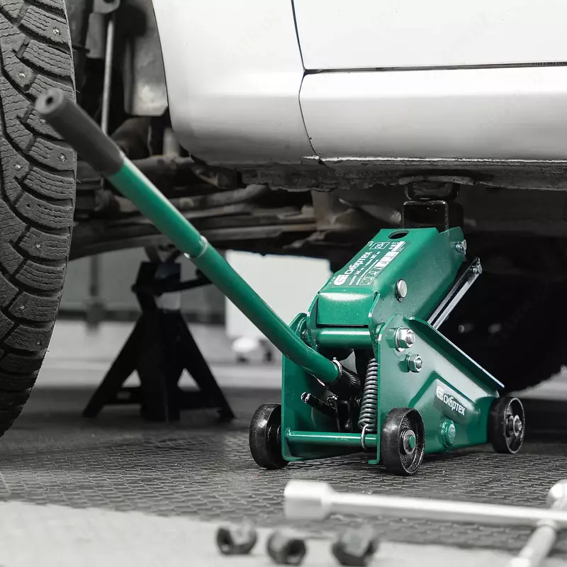  Домкрат гидравлический подкатной  2 5 т  148-387 мм  в пласт. кейсе Сибртех - ООО QUATTRO PRO