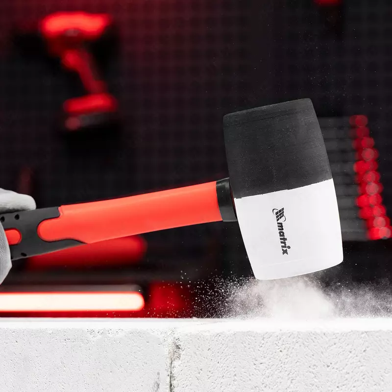  Киянка резиновая  680 г  черно-белая резина  фибергласовая рукоятка Matrix - ООО QUATTRO PRO