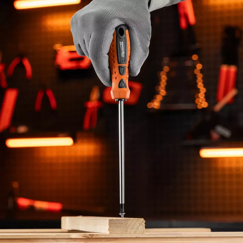 9 500 сум Отвертка "Point"