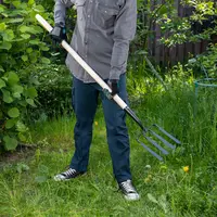  ООО QUATTRO PRO - Вилы 4 - х рогие  копальные  190х220х1320 мм  кованые  деревянный черенок  Арти 