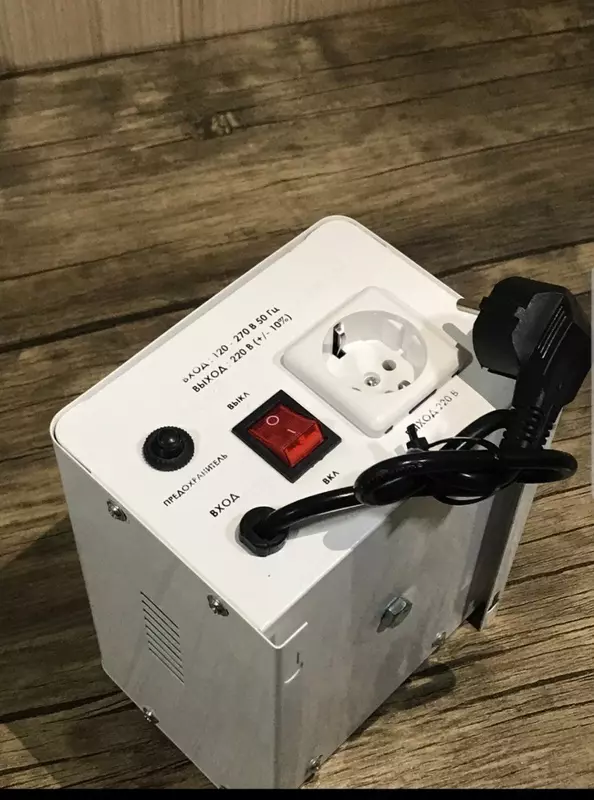 Стабилизатор напряжения 1000 VA 1ГОД ГАРАНТИЯ AKU1TUM