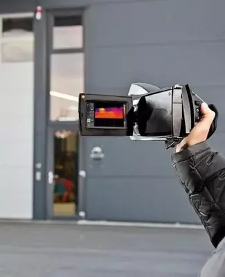 testo 890-2 - Тепловизор с функцией FeverDetection ассистентом для обнаружения людей с повышенной температурой