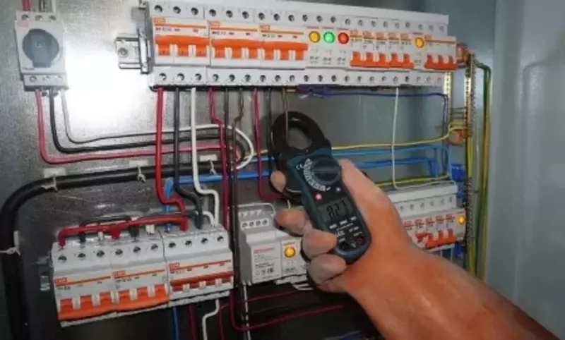 DT-360 Клещи электроизмерительные