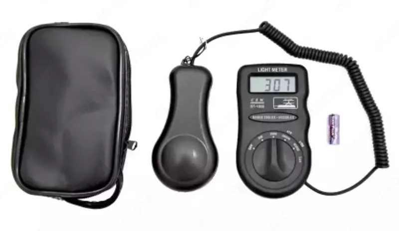 DT-1300 Люксметр