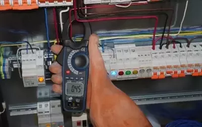 DT-3347 Клещи электроизмерительные