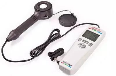 АКИП-9701 — измеритель освещенности (люксметр)