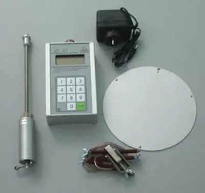 СТ-01 — универсальный измеритель напряженности и потенциала электростатического поля